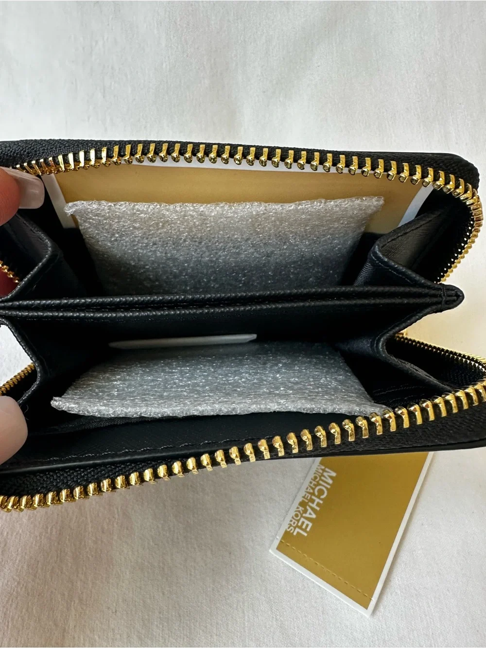 Michael Kors Jet Set Travel Black Saffiano Leather Zip Card Case Wallet NWT